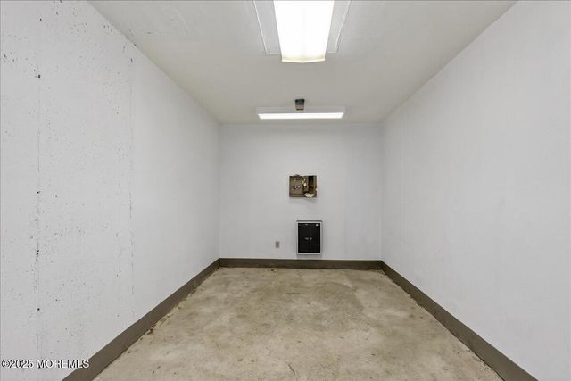 9 Wrangle Brook Road, Toms River, NJ 08755