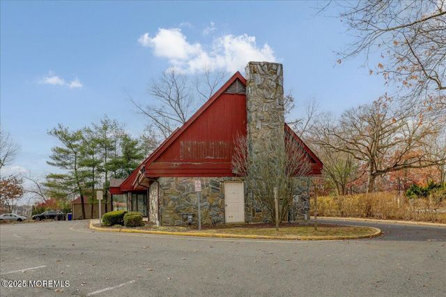 9 Wrangle Brook Road, Toms River, NJ 08755