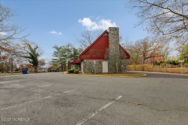 9 Wrangle Brook Road, Toms River, NJ 08755