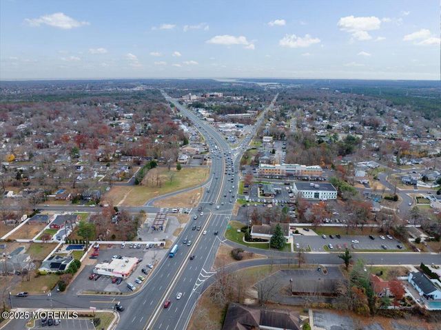 9 Wrangle Brook Road, Toms River, NJ 08755