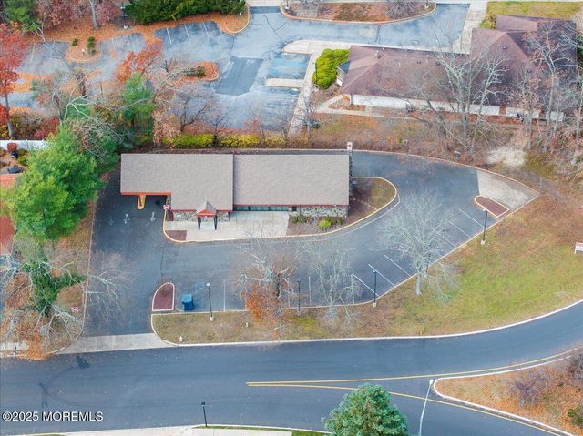 9 Wrangle Brook Road, Toms River, NJ 08755