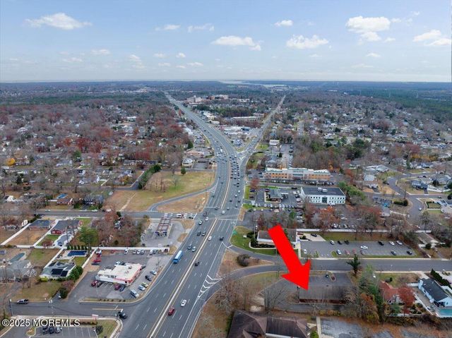 9 Wrangle Brook Road, Toms River, NJ 08755