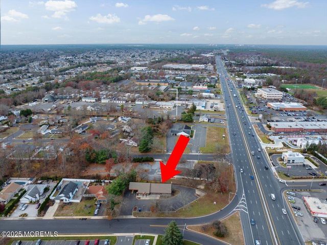 9 Wrangle Brook Road, Toms River, NJ 08755