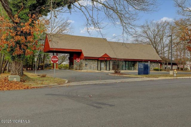 9 Wrangle Brook Road, Toms River, NJ 08755