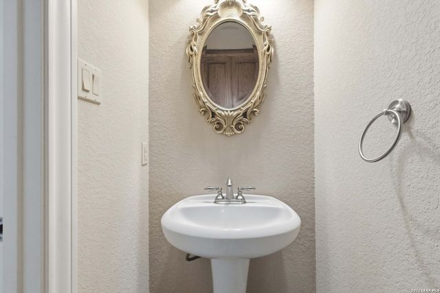 226 Lone Tree, Boerne, TX 78006