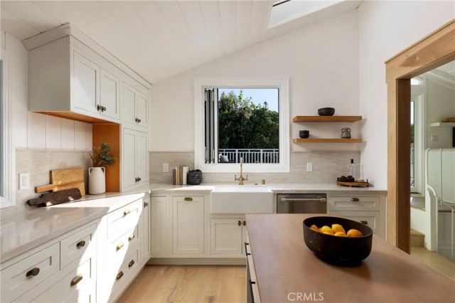 31927 Hayes Place, Laguna Beach, CA 92651