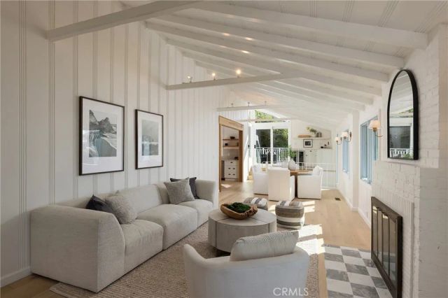 31927 Hayes Place, Laguna Beach, CA 92651