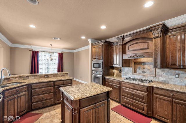 570 Chinquipin Drive, Bossier City, LA 71111