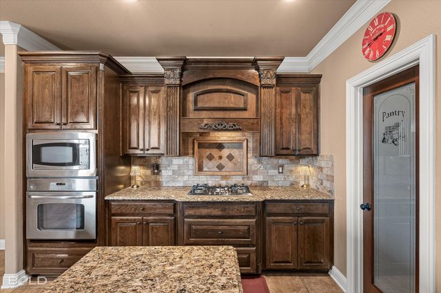 570 Chinquipin Drive, Bossier City, LA 71111