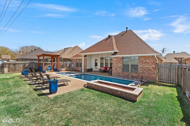 570 Chinquipin Drive, Bossier City, LA 71111