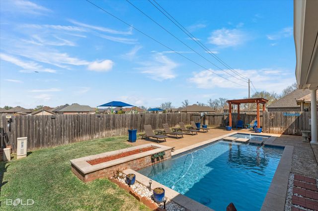 570 Chinquipin Drive, Bossier City, LA 71111