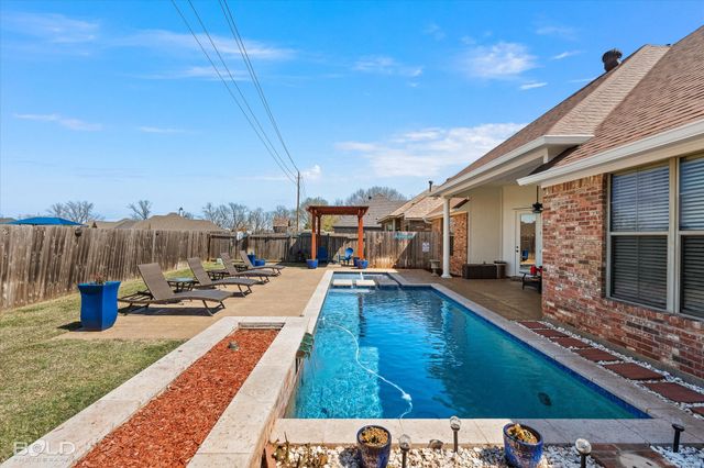 570 Chinquipin Drive, Bossier City, LA 71111