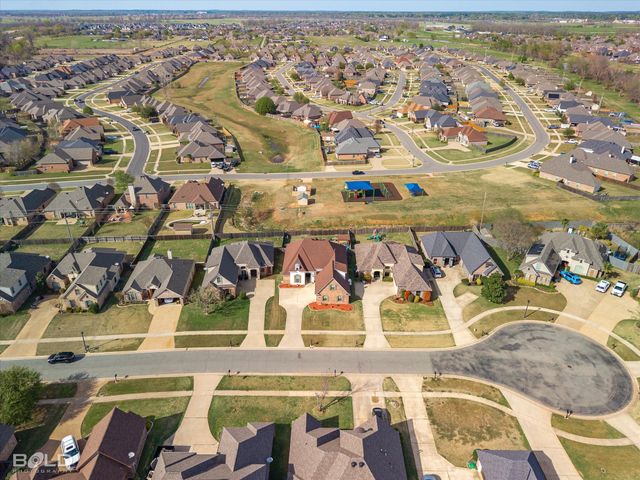 570 Chinquipin Drive, Bossier City, LA 71111