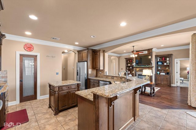 570 Chinquipin Drive, Bossier City, LA 71111