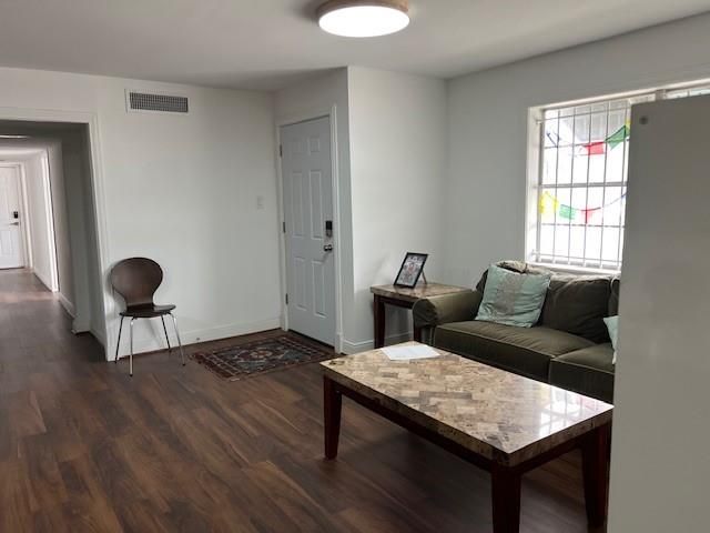 5106 Center Street, Houston, TX 77007