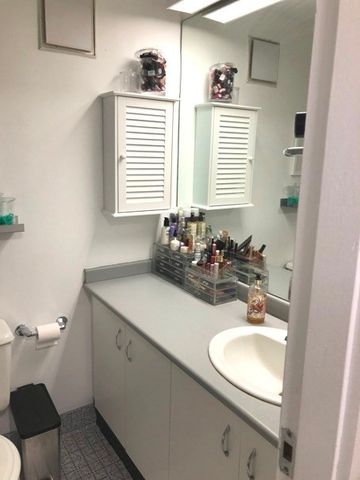 61 Brookline Avenue 221, Boston, MA 02215