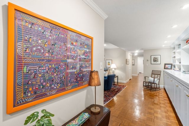 85 Grove St 203, Wellesley, MA 02482