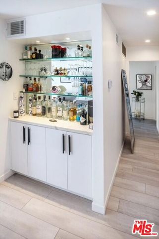 8535 W West Knoll Drive 212, West Hollywood, CA 90069