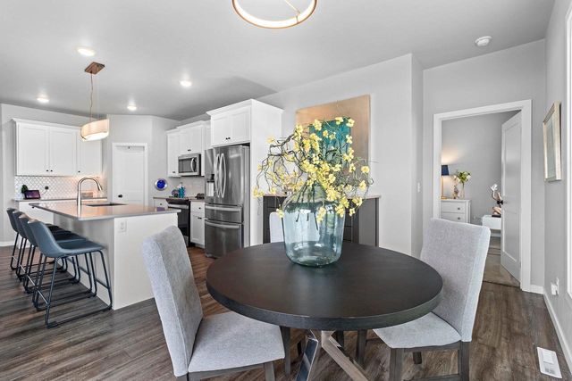 4602 TRELLIS DRIVE, De Pere, WI 54115