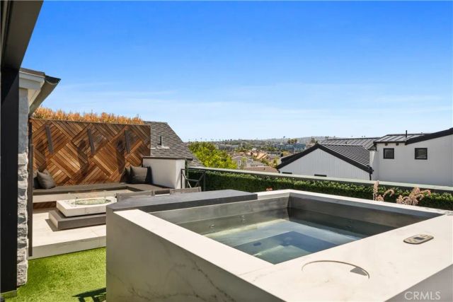 2037 E Ocean, Newport Beach, CA 92661