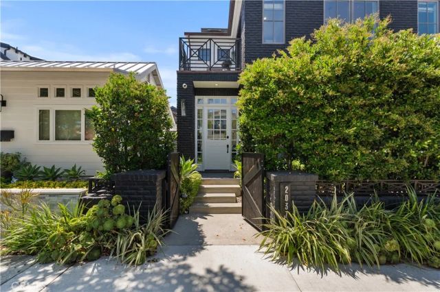 2037 E Ocean, Newport Beach, CA 92661