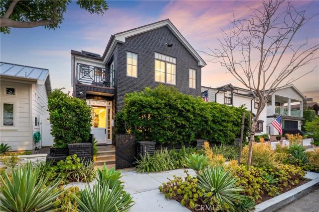 2037 E Ocean, Newport Beach, CA 92661