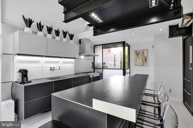 1630 19TH ST NW, Washington, DC 20009