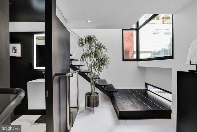 1630 19TH ST NW, Washington, DC 20009