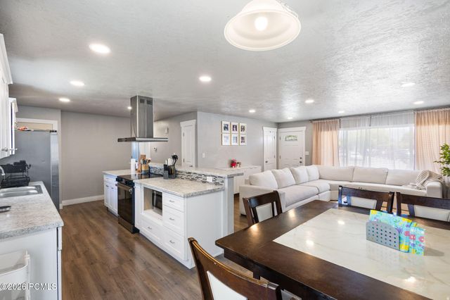 3770 W El Glen Avenue, West Valley City, UT 84120