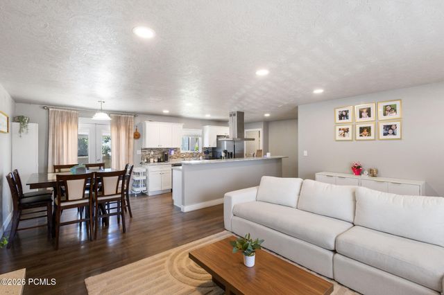 3770 W El Glen Avenue, West Valley City, UT 84120