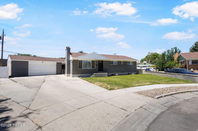 3770 W El Glen Avenue, West Valley City, UT 84120