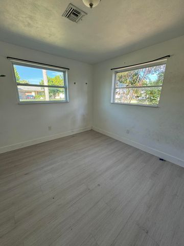 1624 BOARDMAN Avenue, West Palm Beach, FL 33407