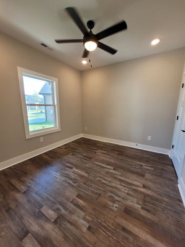 204 Sandalwood Way, Dickson, TN 37055