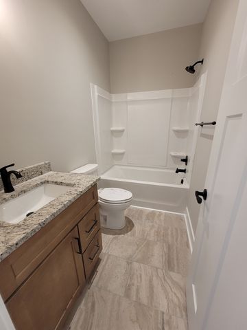 204 Sandalwood Way, Dickson, TN 37055
