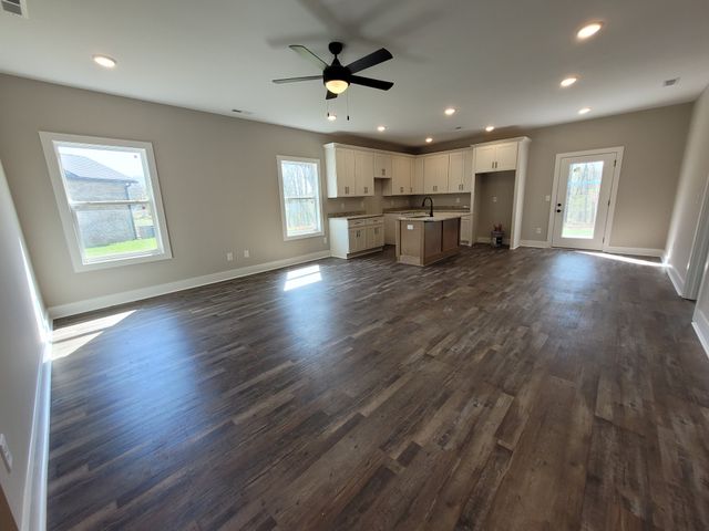 204 Sandalwood Way, Dickson, TN 37055