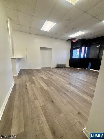 402 Hawthorne Avenue, Newark, NJ 07112