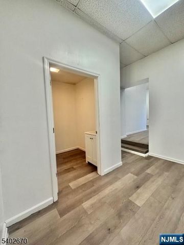 402 Hawthorne Avenue, Newark, NJ 07112