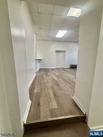 402 Hawthorne Avenue, Newark, NJ 07112