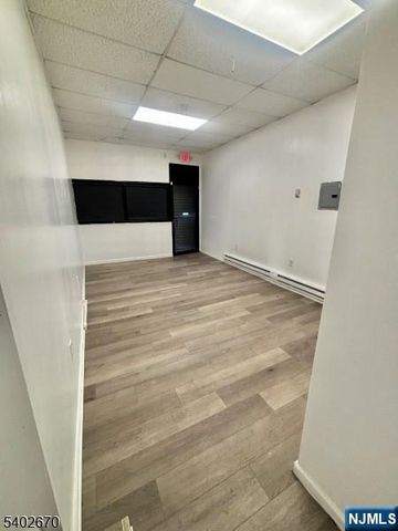 402 Hawthorne Avenue, Newark, NJ 07112