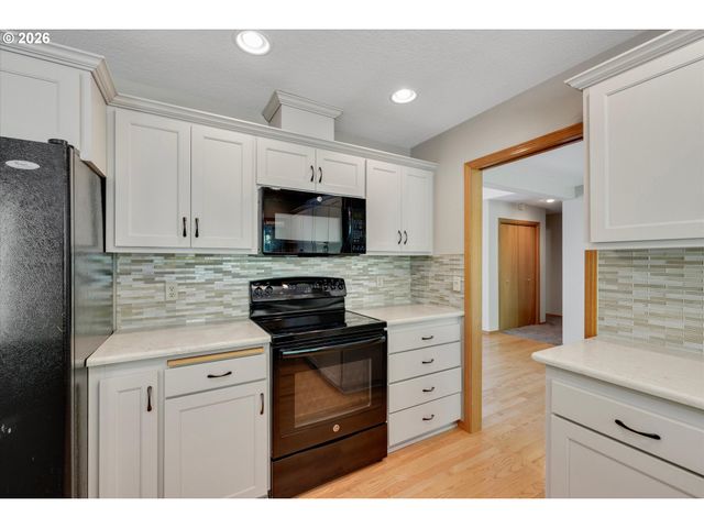 1110 Ne 15TH Ave, Canby, OR 97013