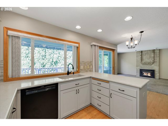 1110 Ne 15TH Ave, Canby, OR 97013