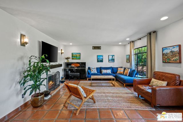 1471 E El Alameda, Palm Springs, CA 92262