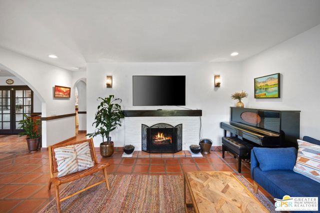 1471 E El Alameda, Palm Springs, CA 92262