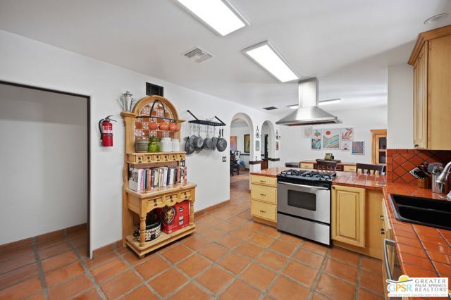 1471 E El Alameda, Palm Springs, CA 92262
