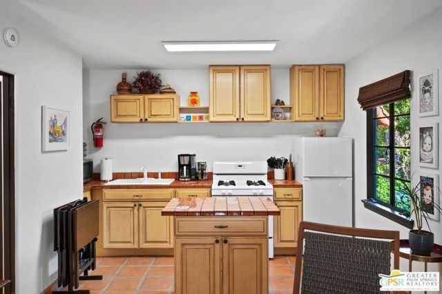 1471 E El Alameda, Palm Springs, CA 92262