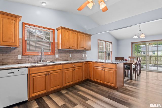 1408 SEQUOIA Drive, Chatham, IL 62629