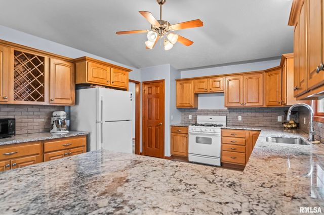 1408 SEQUOIA Drive, Chatham, IL 62629