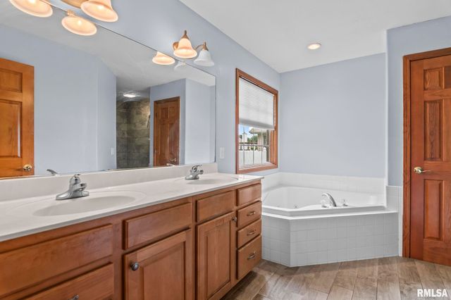 1408 SEQUOIA Drive, Chatham, IL 62629