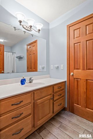 1408 SEQUOIA Drive, Chatham, IL 62629
