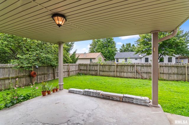 1408 SEQUOIA Drive, Chatham, IL 62629